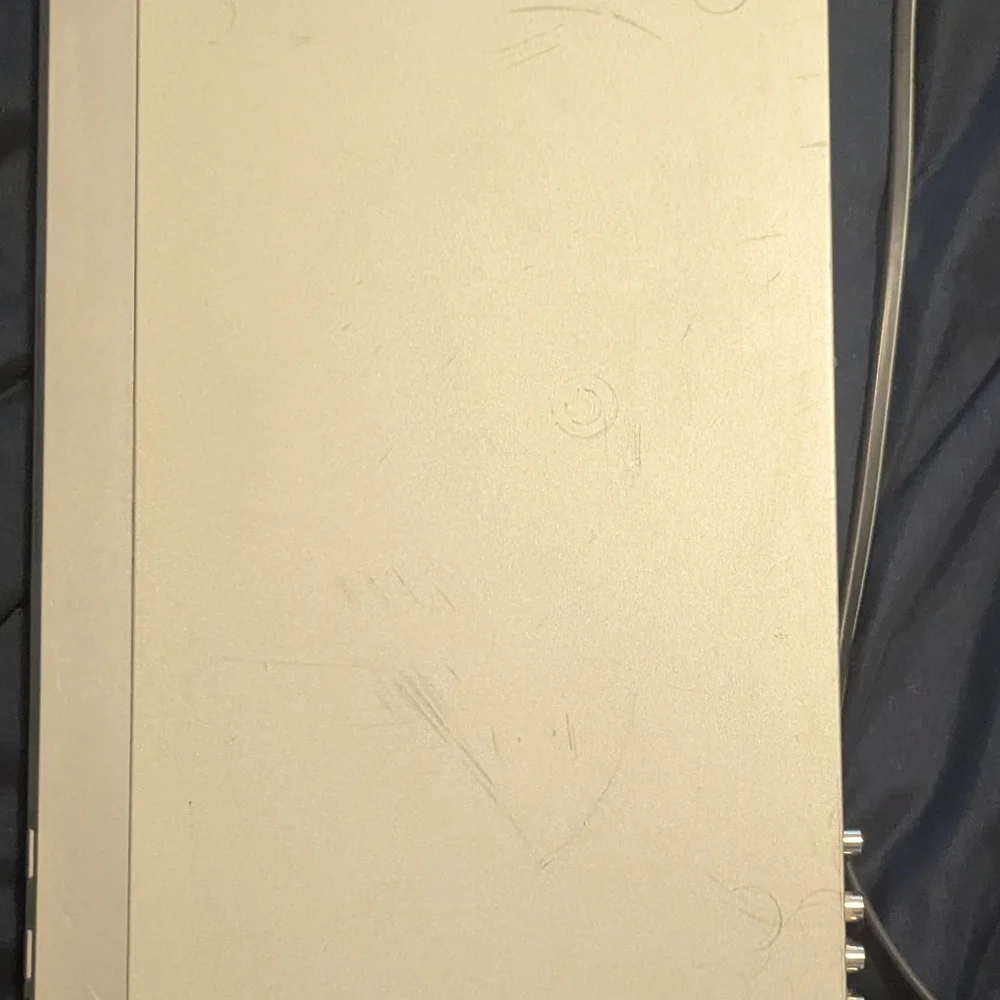 Cream Electronics Device - Picture 7 of 8